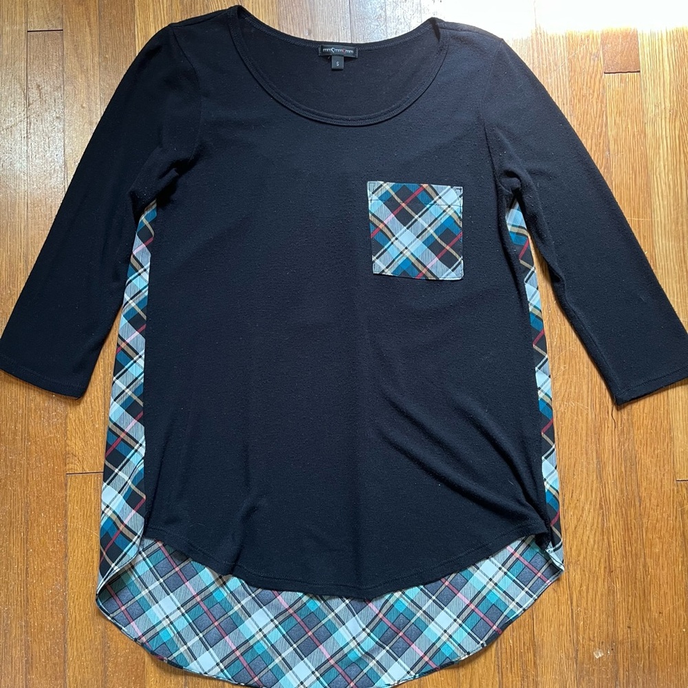Moa Moa Black Top w/ Plaid Accents